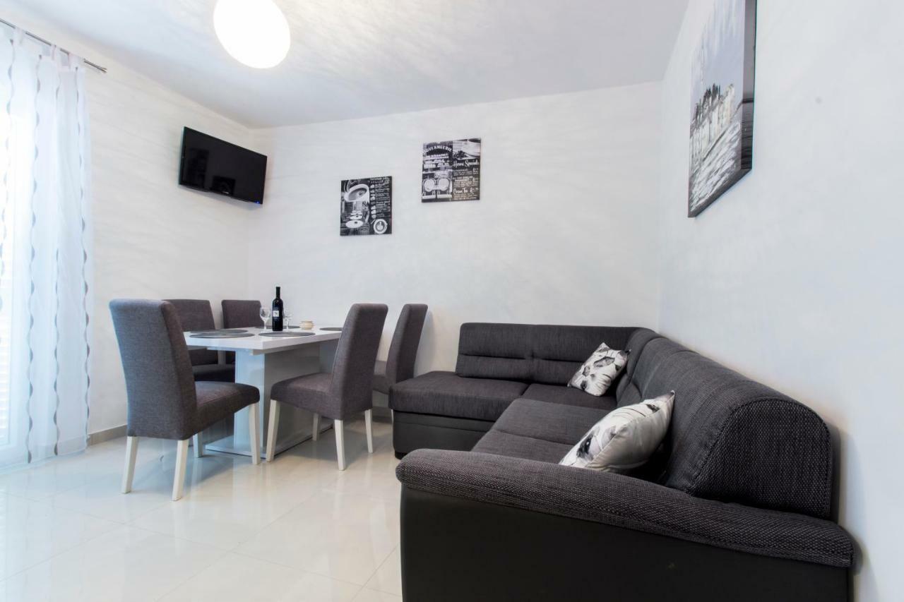 Apartmani Vesna เกรบัชติซา ภายนอก รูปภาพ